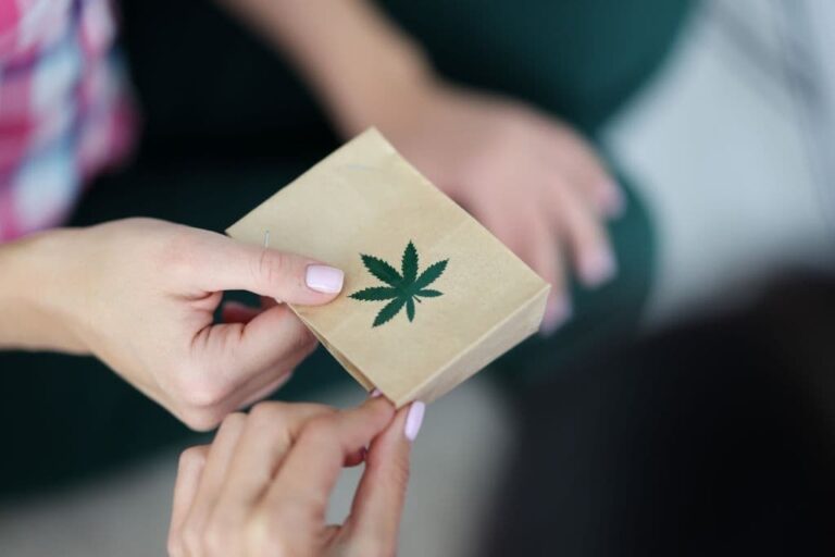 How To Pick the Right Cannabis Delivery Service For You