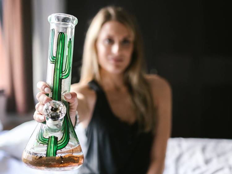 The Ultimate Resource for First-Time Bong Buyers is Here