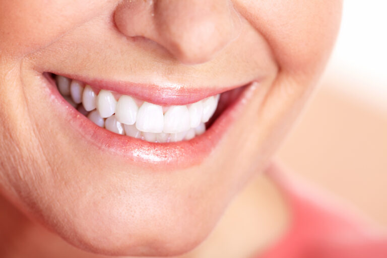 Dentures vs Veneers: Which One to Get in Drexel Hill?