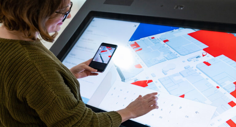 Interactive Signage: Incorporating Technology into Your Signage Strategy